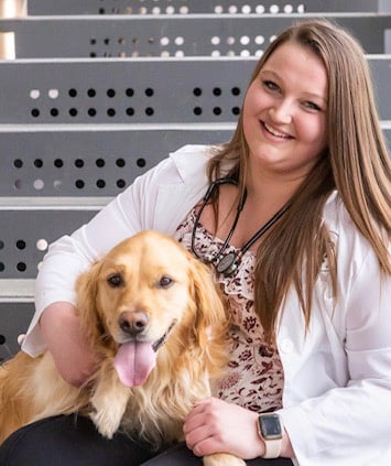 Dr. Alaina Kruszewski, Associate Veterinarian
